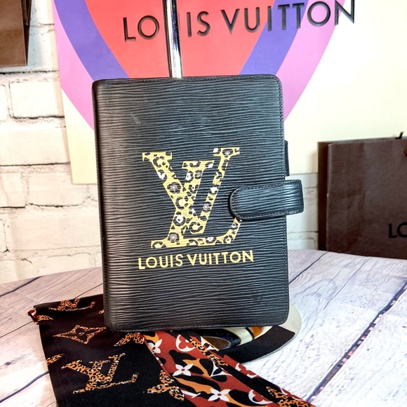 Louis Vuitton Handbags - Louis Vuitton black Epi leather agenda planner MM custom painted🐆🐆